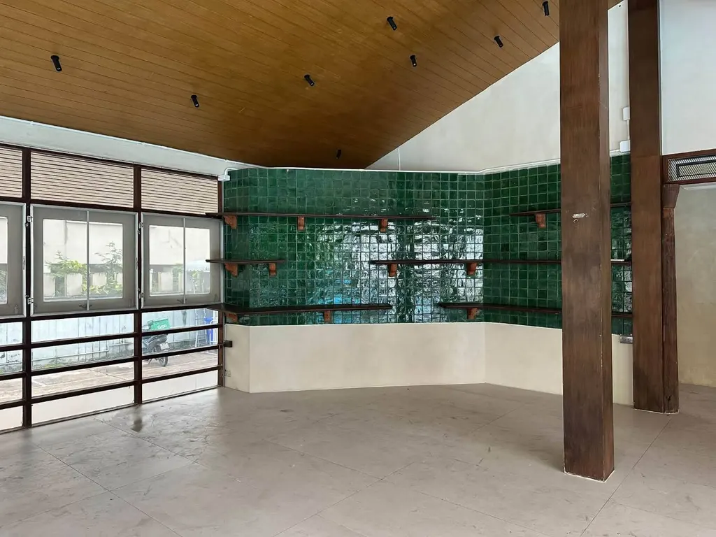 Photo 4 of listing DA-3362493: commercial building (shophouse) (80 sq.m.) in Phrom Phong