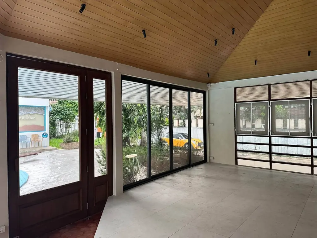 Photo 6 of listing DA-3362493: commercial building (shophouse) (80 sq.m.) in Phrom Phong