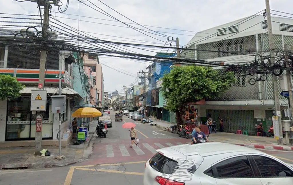 Photo 5 of listing DA-3362518: 4-bedroom townhouse (240 sq.m.) in Sathorn