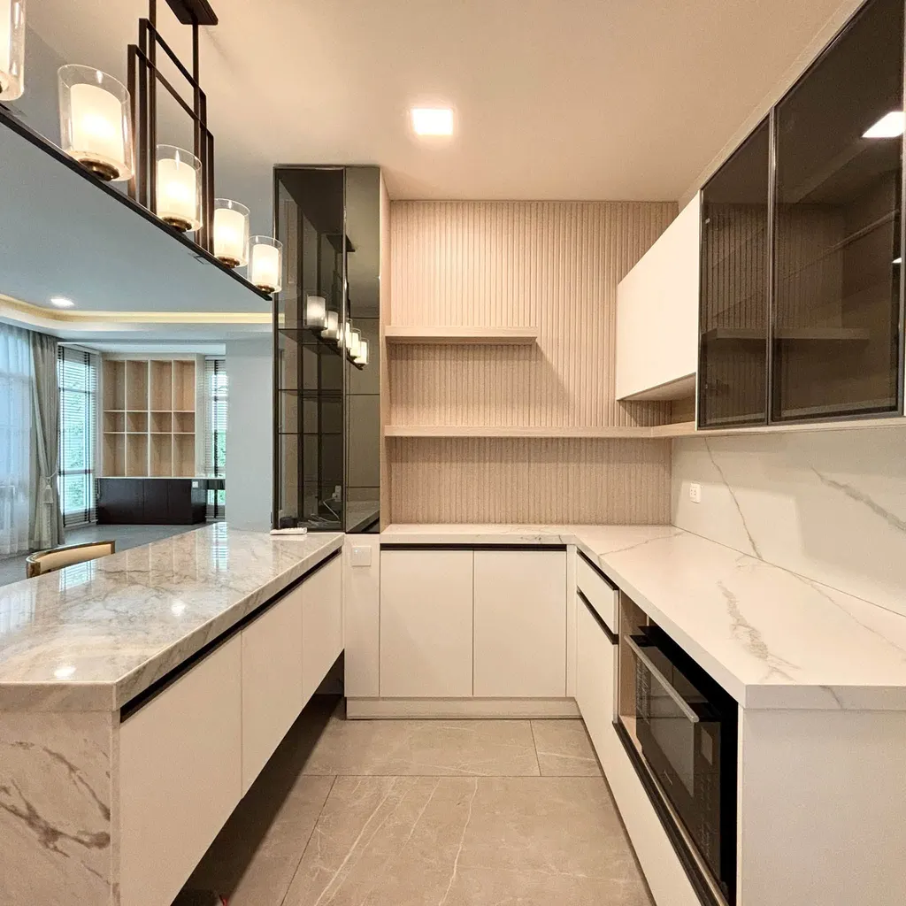 Photo 3 of listing DA-3362584: 4-bedroom house (257 sq.m.) at Mantana Bangna-Wongwaen