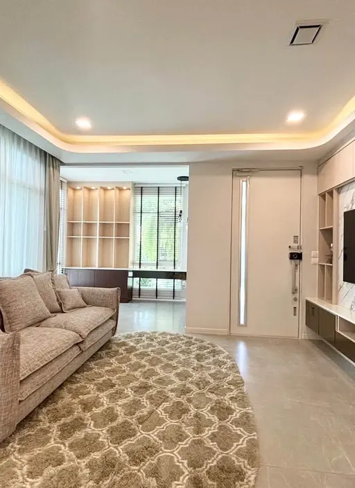 Photo 1 of listing DA-3362584: 4-bedroom house (257 sq.m.) at Mantana Bangna-Wongwaen