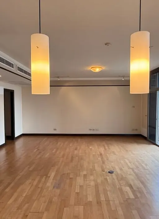 Photo 1 of listing DA-3362590: commercial building (shophouse) (178 sq.m.) at All Seasons Place - Commercial
