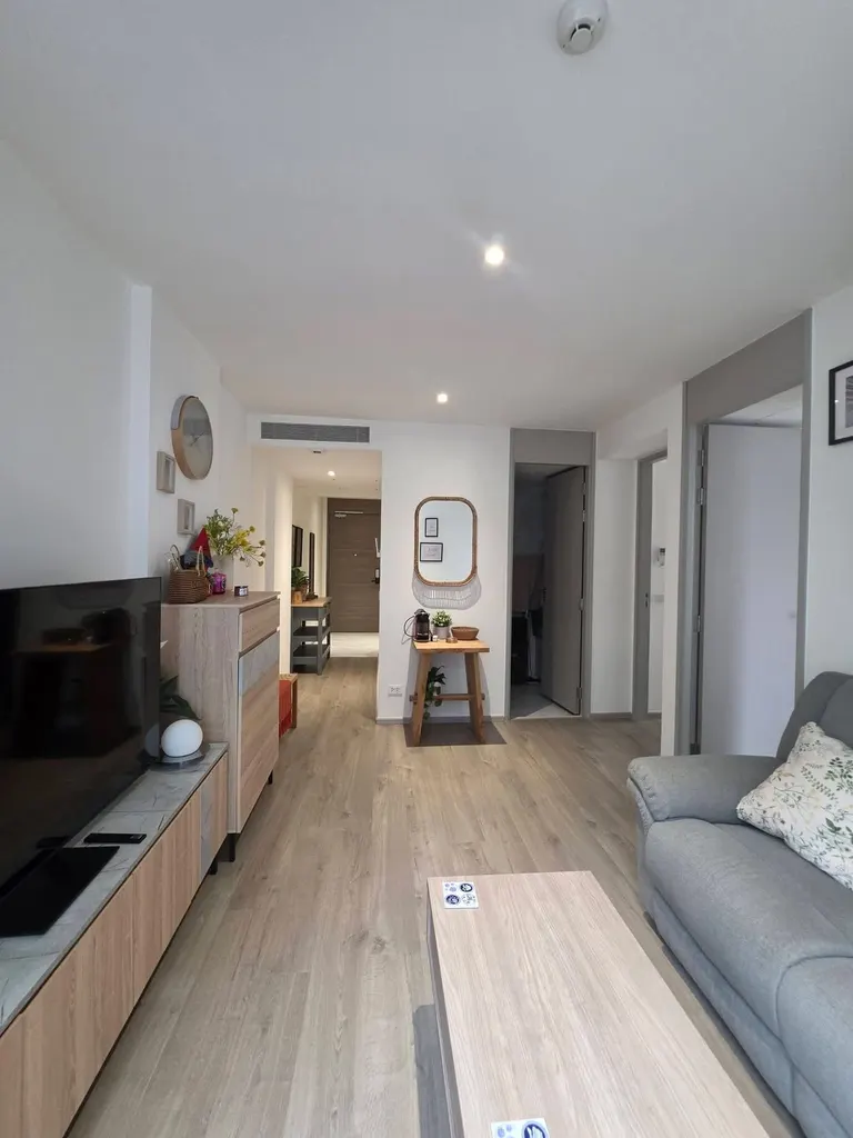 Photo 1 of listing DA-3362597: 2-bedroom condo (48 sq.m.) at Fynn Asoke
