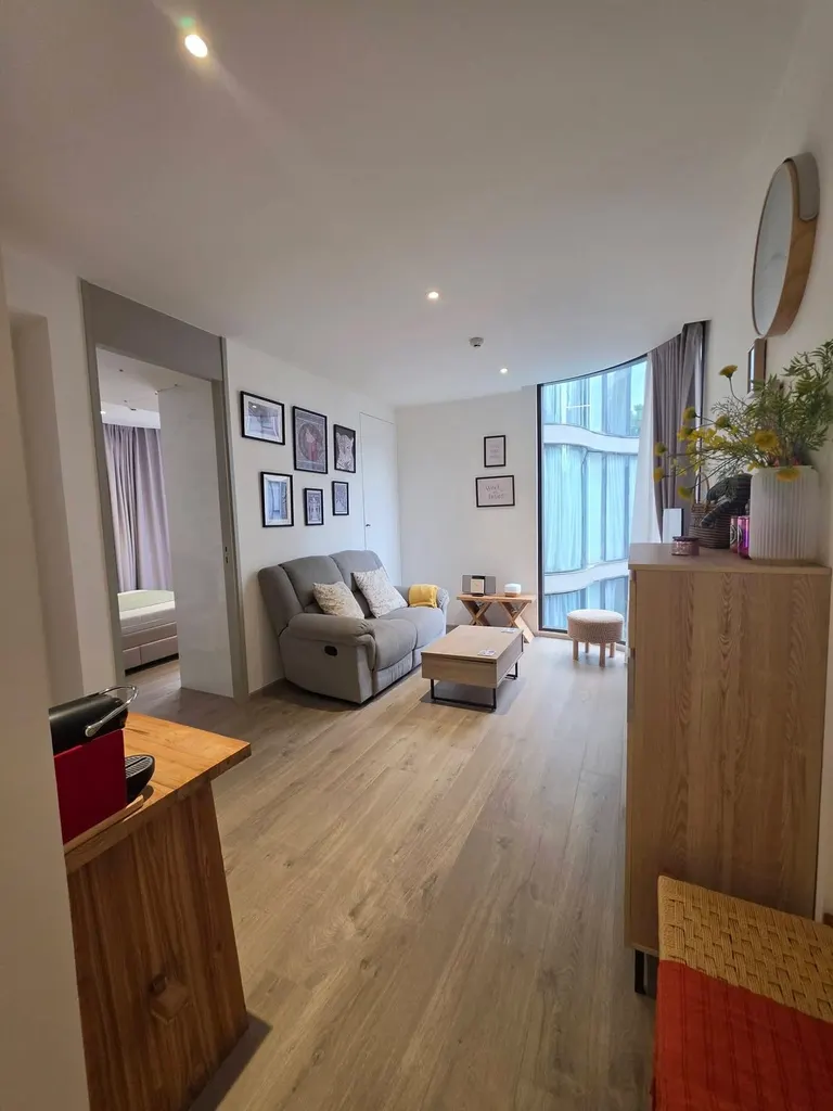 Photo 12 of listing DA-3362597: 2-bedroom condo (48 sq.m.) at Fynn Asoke