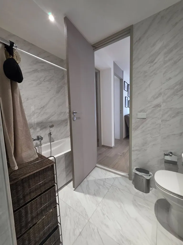 Photo 8 of listing DA-3362597: 2-bedroom condo (48 sq.m.) at Fynn Asoke