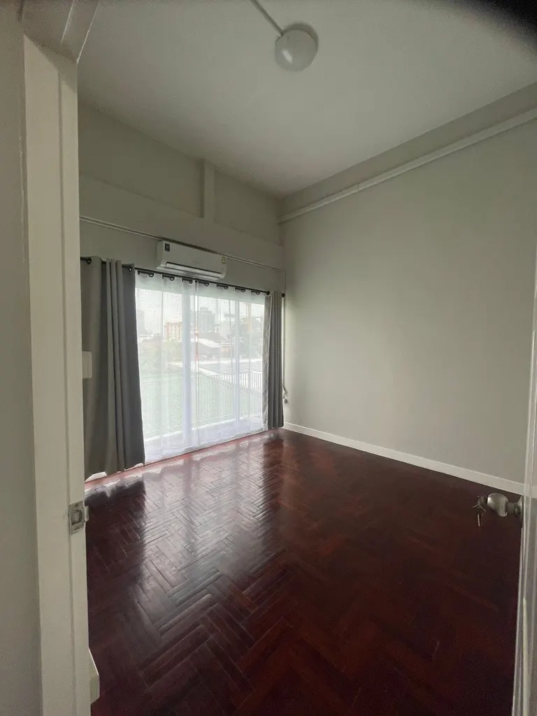 Photo 13 of listing DA-3363436: 4-bedroom townhouse (306 sq.m.)