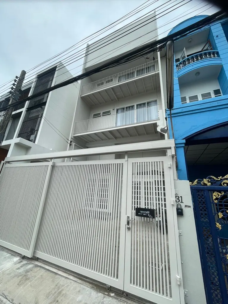 Photo 2 of listing DA-3363436: 4-bedroom townhouse (306 sq.m.)