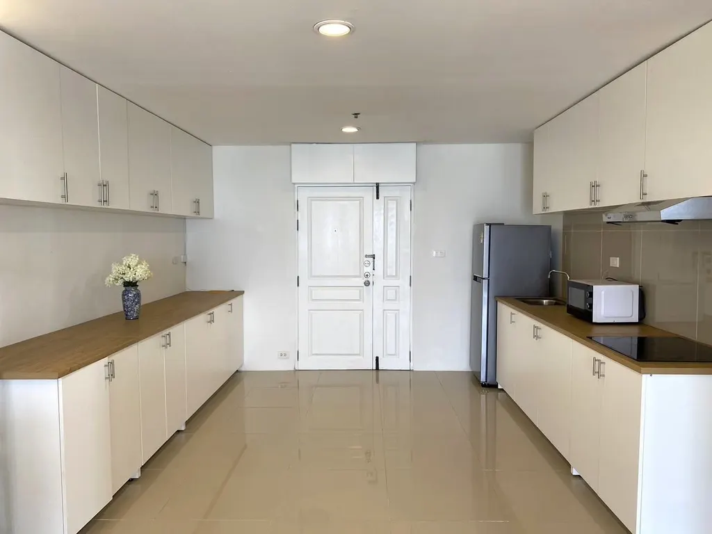 Photo 3 of listing DA-3363459: 4-bedroom condo (146 sq.m.) at The Waterford Diamond Tower Sukhumvit
