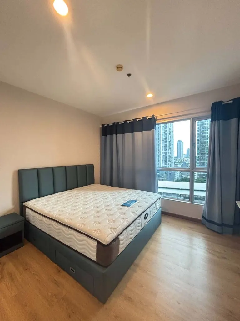 Photo 1 of listing DA-3364385: 1-bedroom condo (49 sq.m.) at Hive Sathorn