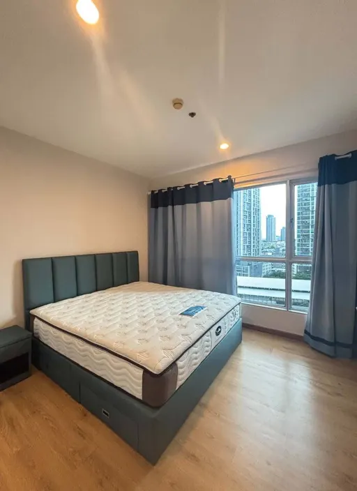 Photo 1 of listing DA-3364385: 1-bedroom condo (49 sq.m.) at Hive Sathorn