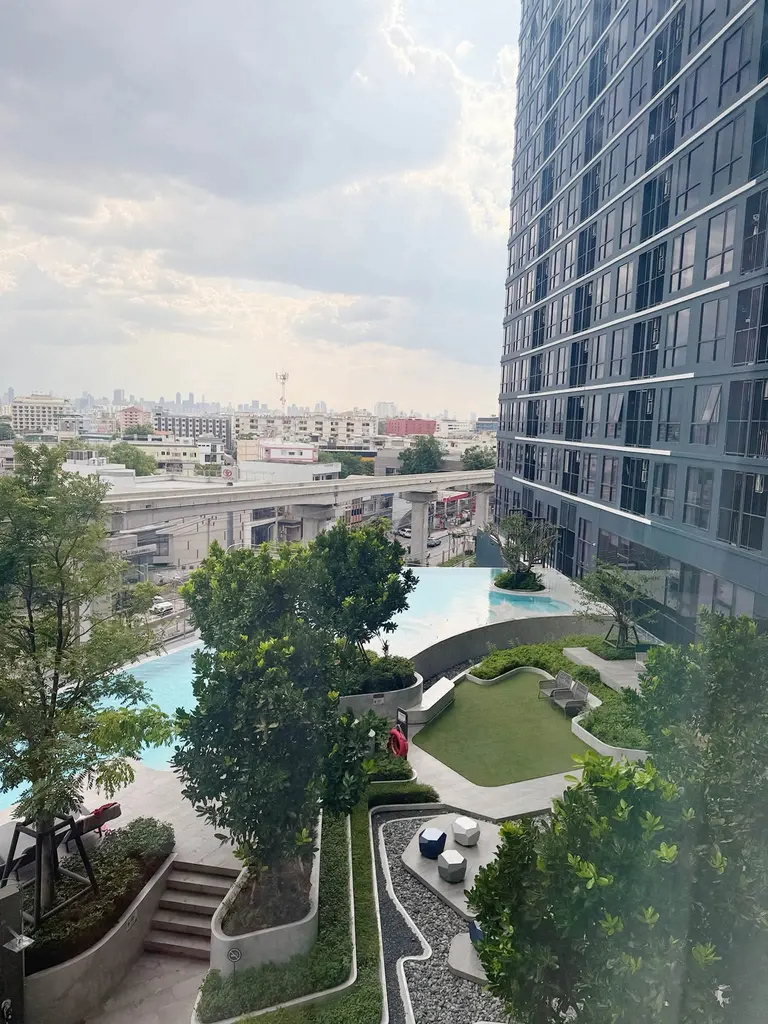 Shared swimming pool at The Origin Ladprao-Bangkapi