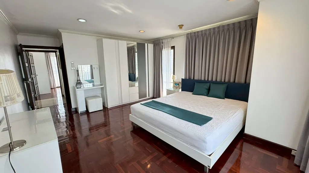 Photo 11 of listing DA-3364631: 3-bedroom condo (164 sq.m.) at Richmond Palace Condominium