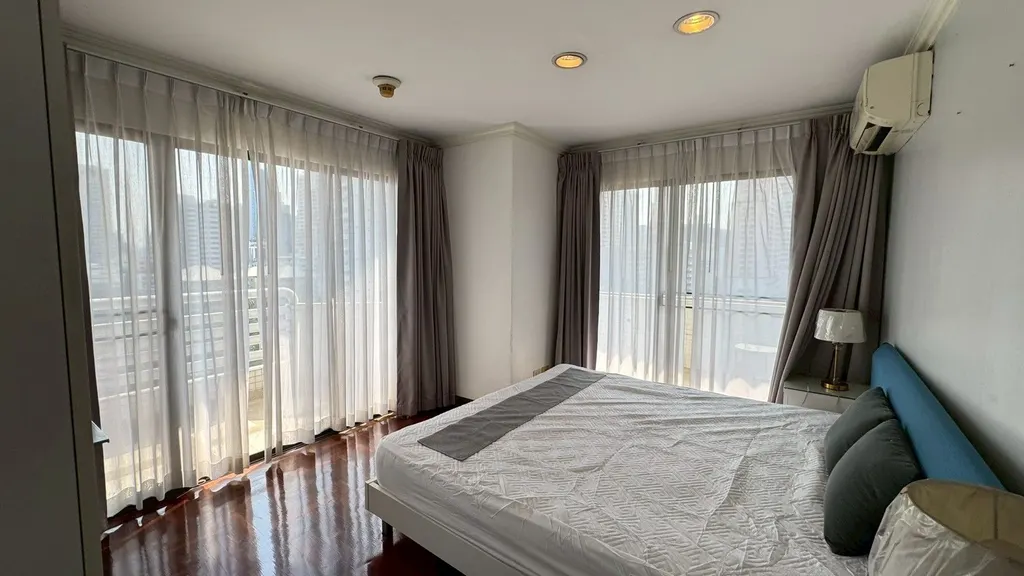 Photo 12 of listing DA-3364631: 3-bedroom condo (164 sq.m.) at Richmond Palace Condominium