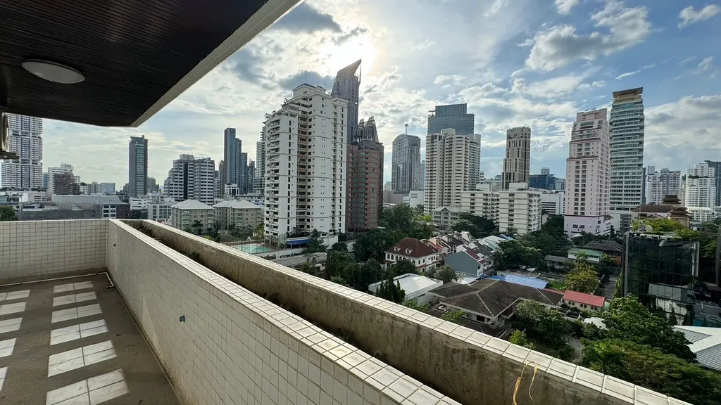 Photo 21 of listing DA-3364631: 3-bedroom condo (164 sq.m.) at Richmond Palace Condominium