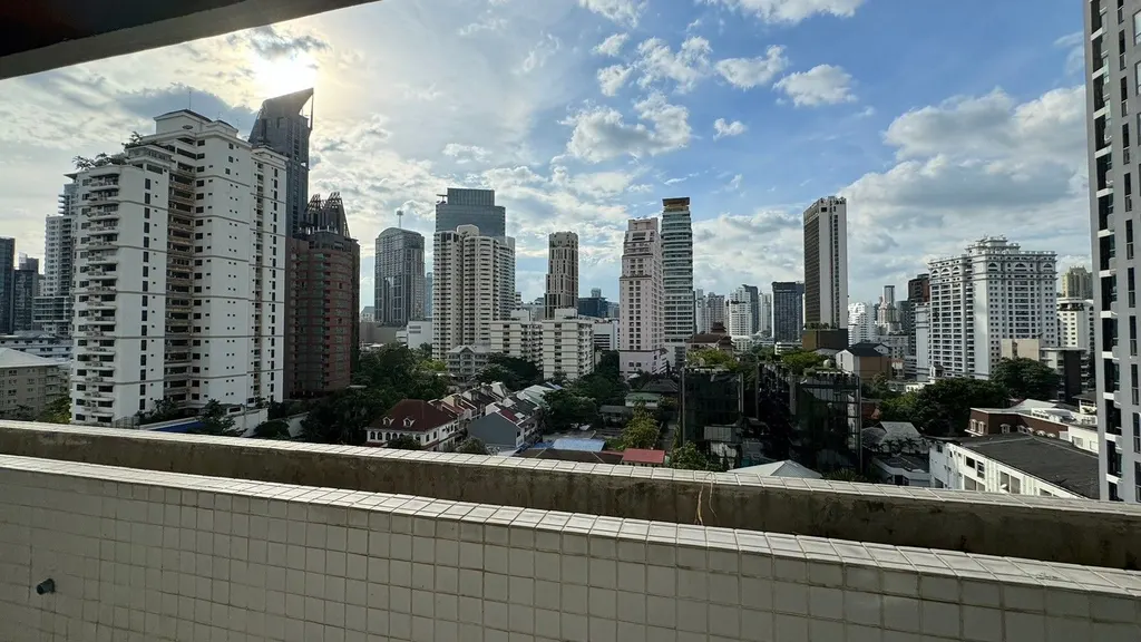 Photo 22 of listing DA-3364631: 3-bedroom condo (164 sq.m.) at Richmond Palace Condominium