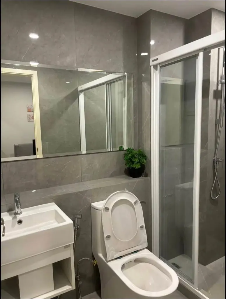 Salle de bain de l'appartement de 1 chambre(s) (27.62 sq.m.) à Blue Sukhumvit 89