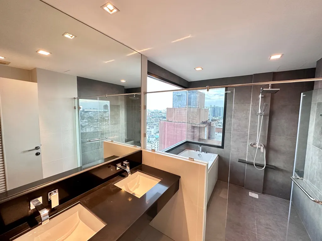 Photo 2 of listing DA-3365532: 2-bedroom condo (75 sq.m.) at Urbano Absolute