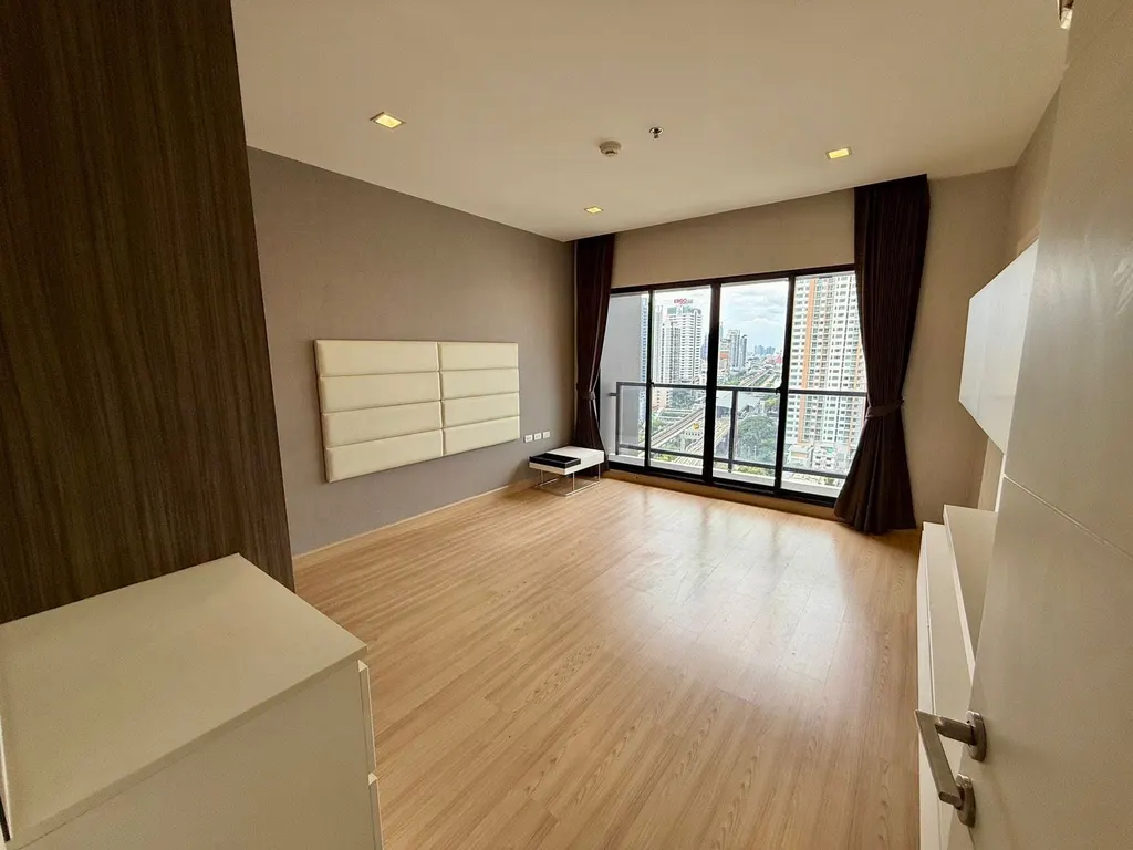 Photo 3 of listing DA-3365532: 2-bedroom condo (75 sq.m.) at Urbano Absolute