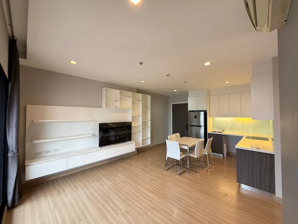 Photo 5 of listing DA-3365532: 2-bedroom condo (75 sq.m.) at Urbano Absolute