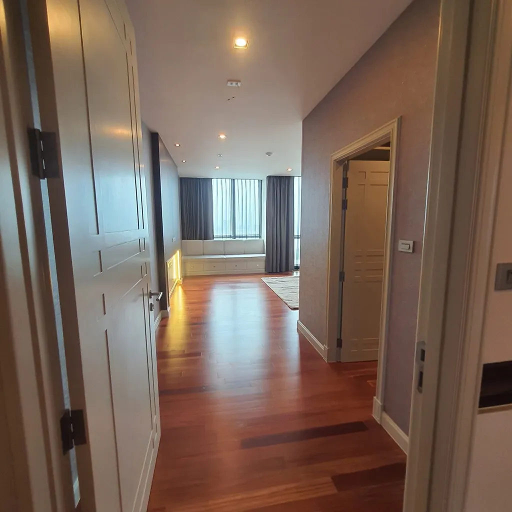 Photo 10 of listing DA-3366033: 3-bedroom condo (300 sq.m.) at The Fourwings Residence