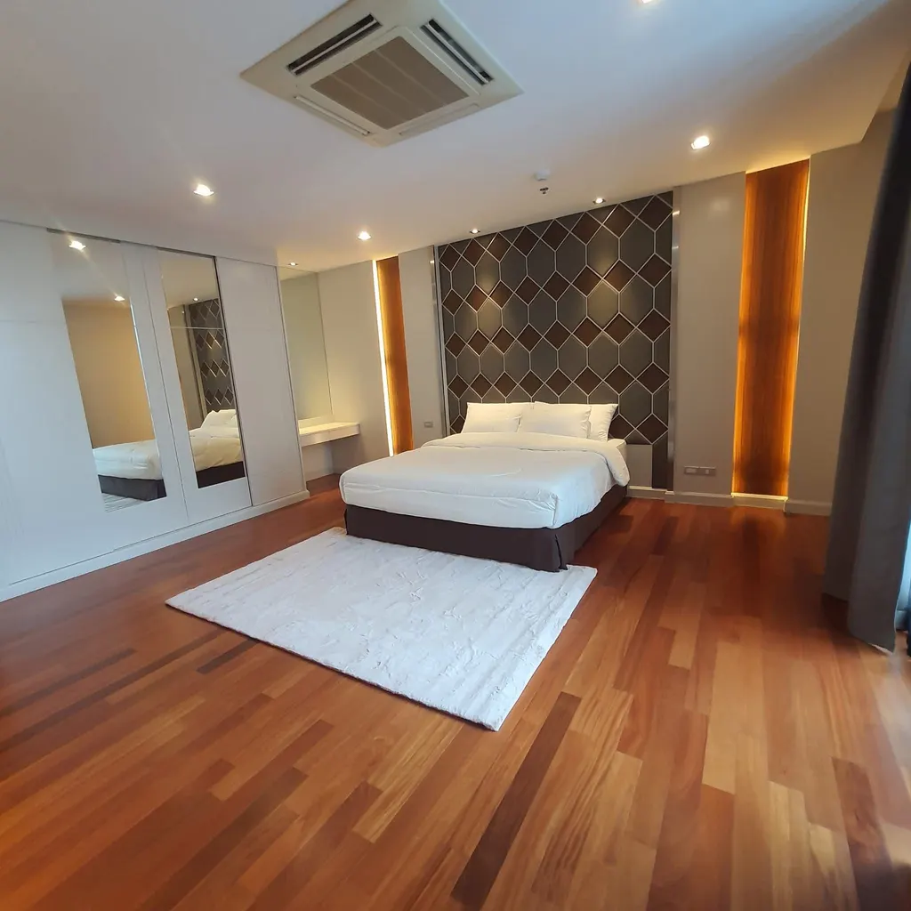 Photo 8 of listing DA-3366033: 3-bedroom condo (300 sq.m.) at The Fourwings Residence
