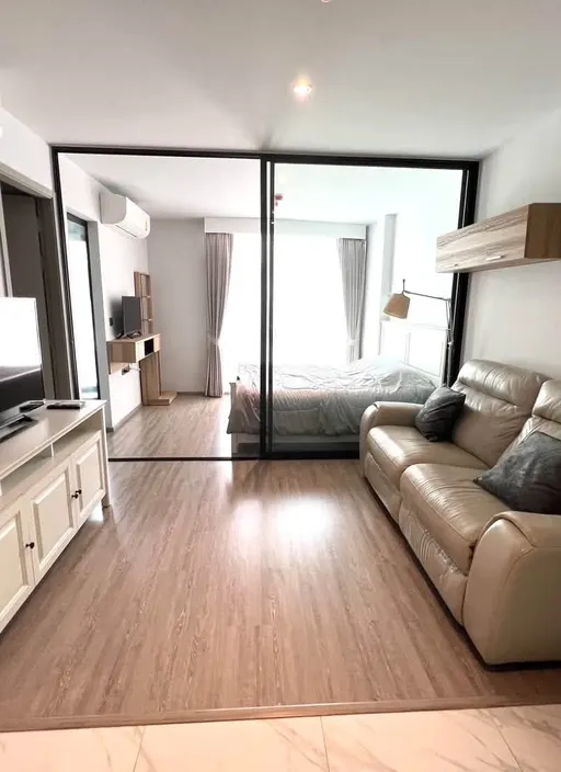 Photo 1 of listing DA-3367549: 1-bedroom condo (35 sq.m.) at Rhythm Ekkamai