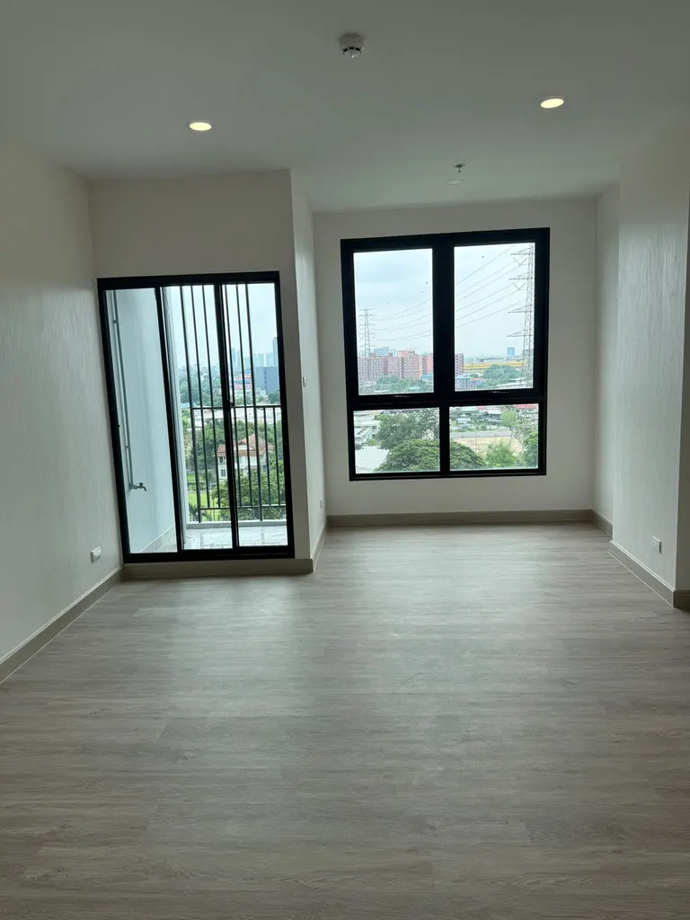 Photo 1 of listing DA-3367889: 1-bedroom condo (29.6 sq.m.) at Supalai Parc Ekkamai-Pattanakarn