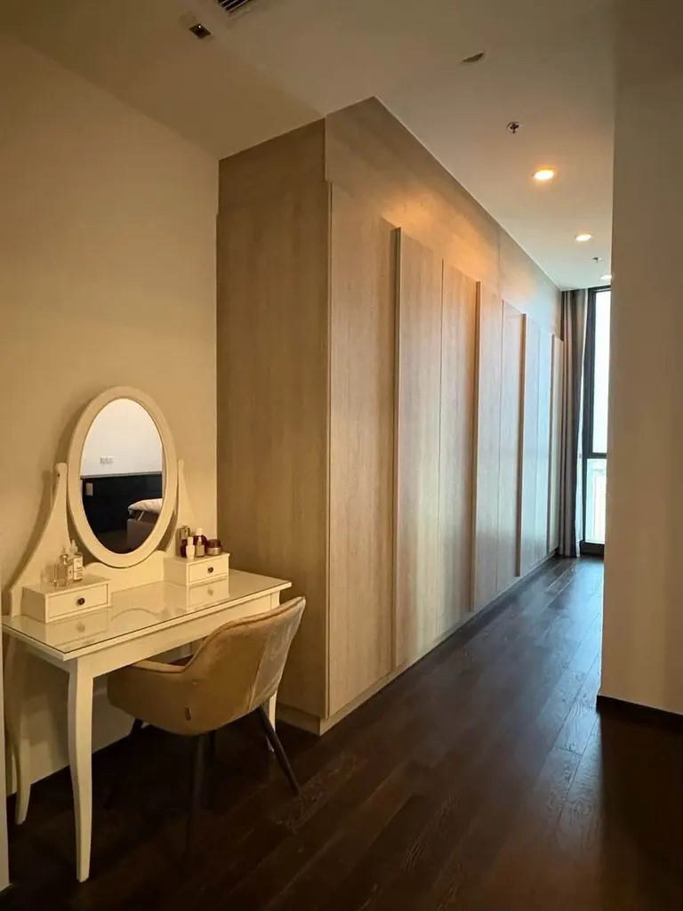 Photo 10 of listing DA-3368698: 4-bedroom condo (202 sq.m.) at Whizdom Essence Sukhumvit