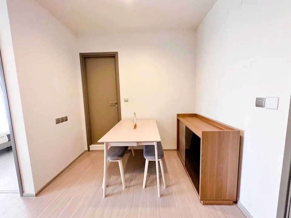 Photo 3 of listing DA-3368776: 1-bedroom condo (35 sq.m.) at Life Asoke Hype