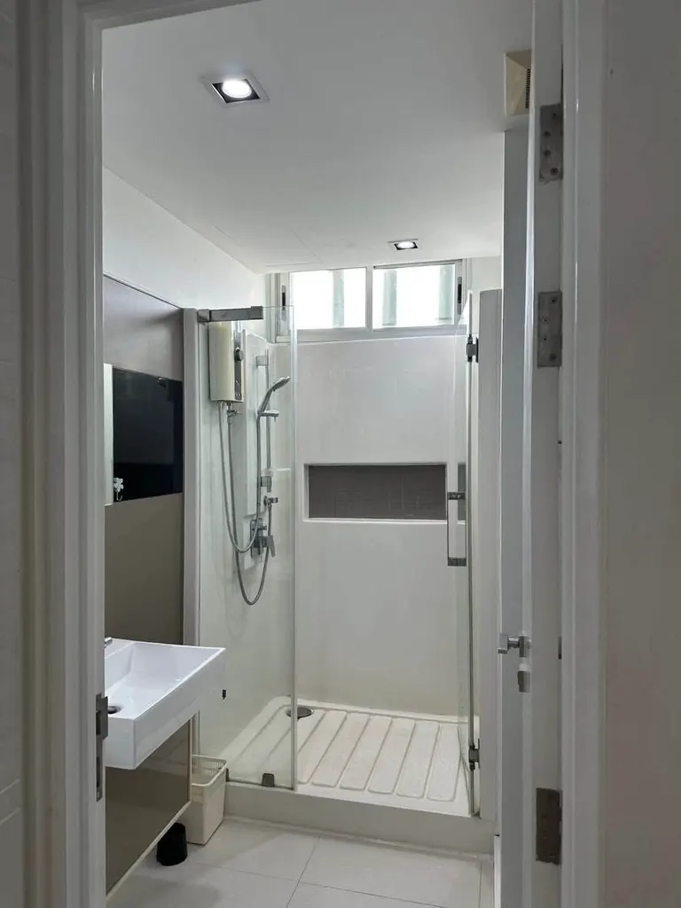 Photo 10 of listing DA-3369132: 2-bedroom condo (81 sq.m.) at The Room Sathorn-Taksin