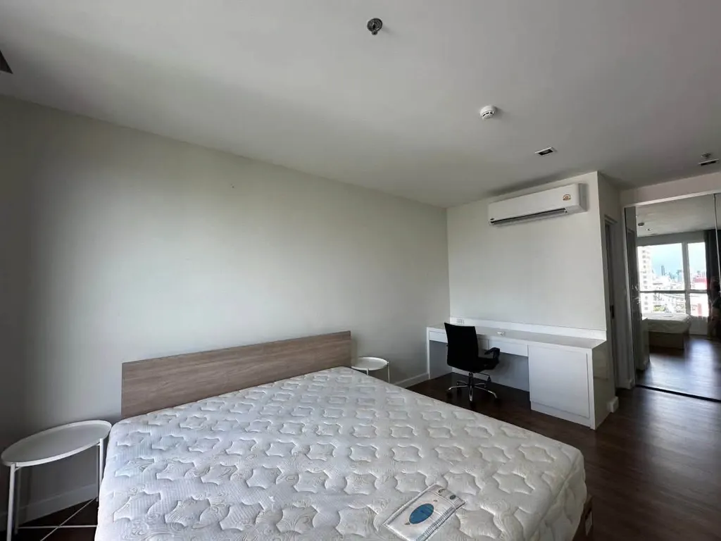 Photo 7 of listing DA-3369132: 2-bedroom condo (81 sq.m.) at The Room Sathorn-Taksin
