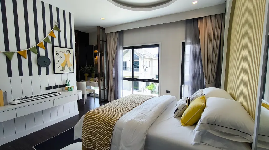 Photo 9 of listing DA-3369295: 5-bedroom house (246 sq.m.) at Bangkok Boulevard Ramintra-Watcharapol