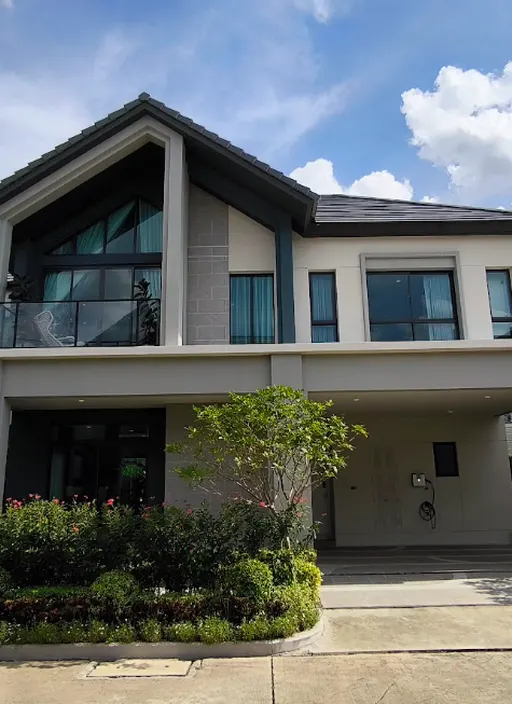 Photo 1 of listing DA-3369295: 5-bedroom house (246 sq.m.) at Bangkok Boulevard Ramintra-Watcharapol