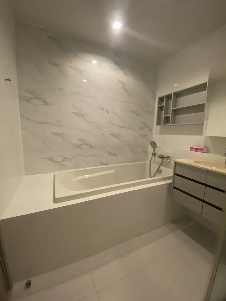 Photo 8 of listing DA-3369306: 1-bedroom condo (46 sq.m.) at HQ Thonglor