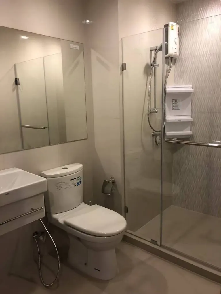 Photo 9 of listing DA-3369332: 1-bedroom condo (38 sq.m.) at Life Sukhumvit 48
