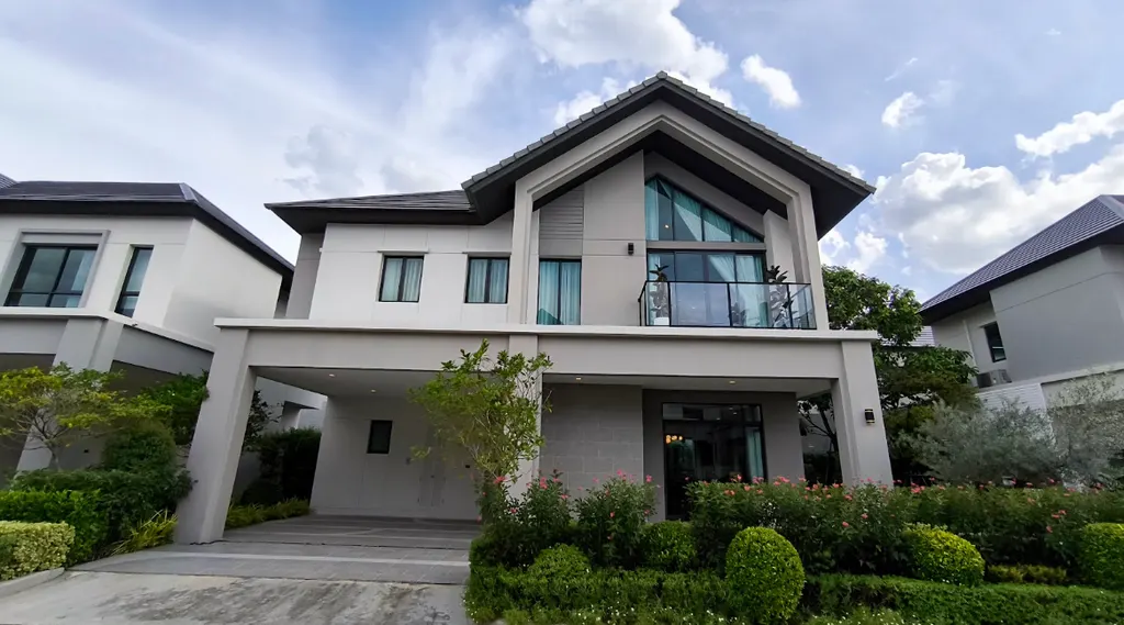 Photo 1 of listing DA-3369441: 4-bedroom house (266 sq.m.) at Bangkok Boulevard Ramintra-Watcharapol