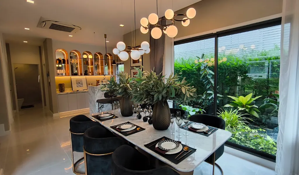 Photo 3 of listing DA-3369441: 4-bedroom house (266 sq.m.) at Bangkok Boulevard Ramintra-Watcharapol