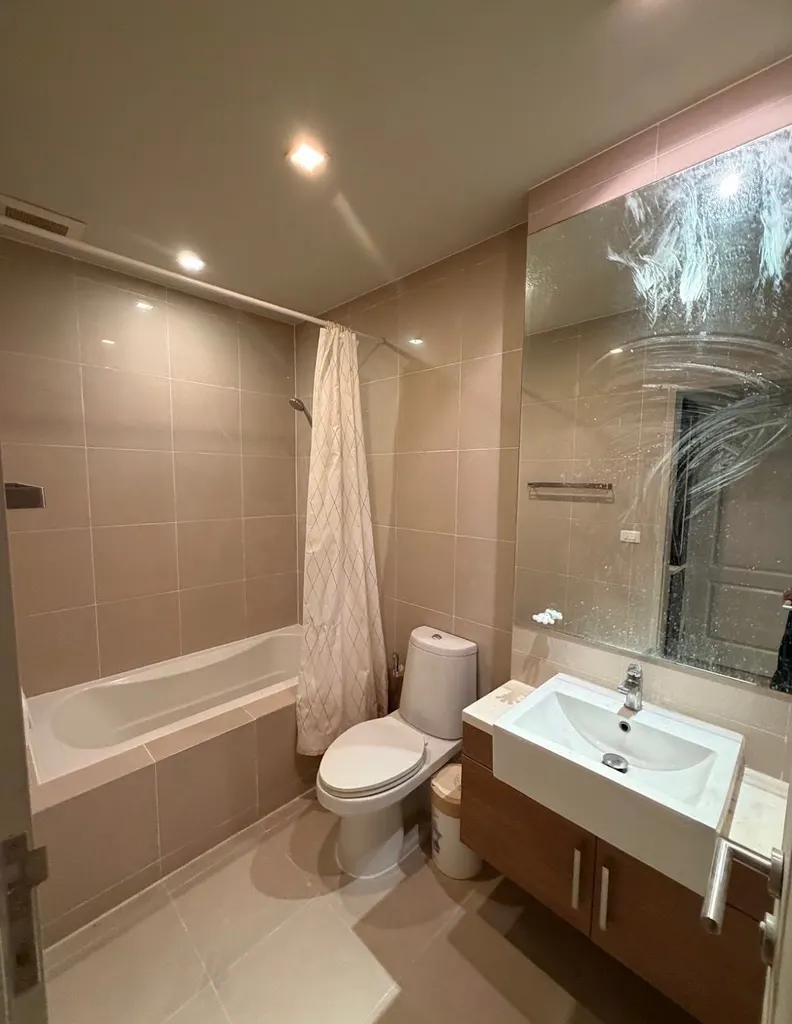 Photo 9 of listing DA-3369449: 1-bedroom condo (50 sq.m.) at Noble Refine Prompong