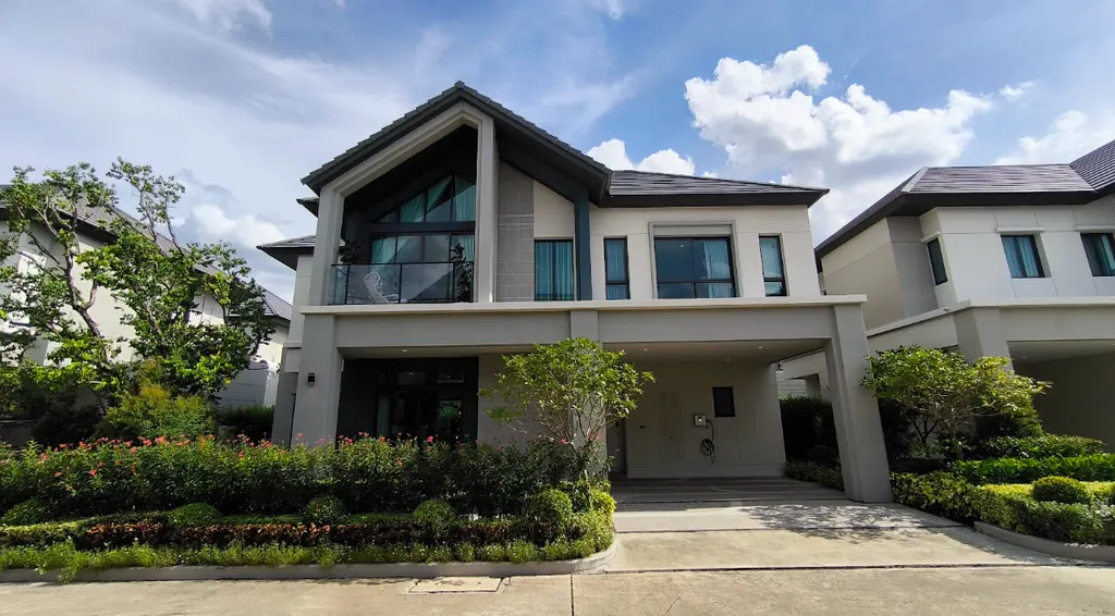 Photo 1 of listing DA-3369507: 3-bedroom house (200 sq.m.) at Bangkok Boulevard Ramintra-Watcharapol