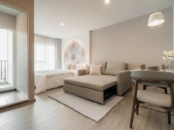 Living room (view 2) of the 1-bedroom condo (28 sq.m.) at Regent Home Bangna