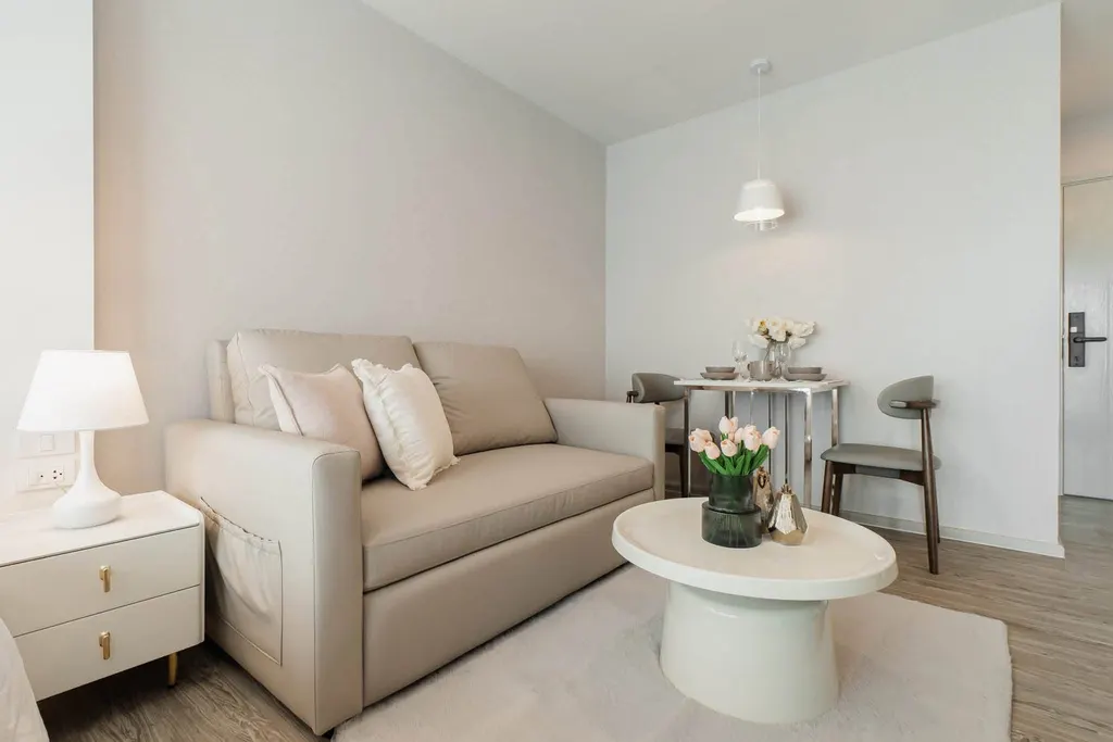 Living room (view 5) of the 1-bedroom condo (28 sq.m.) at Regent Home Bangna