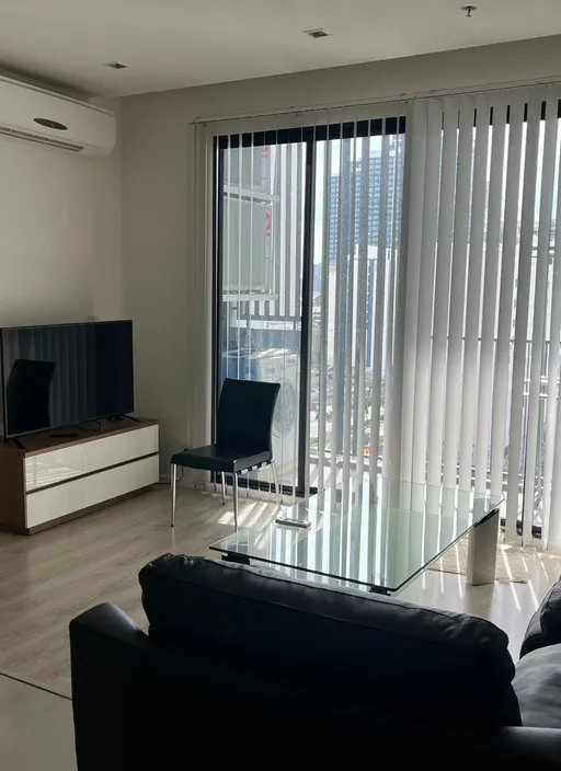 Photo 1 of listing DA-3371664: 1-bedroom condo (48 sq.m.) at Quinn Condo Ratchada 17