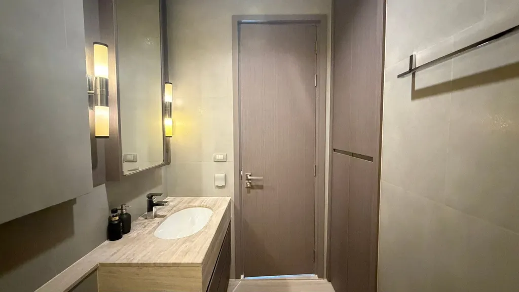 Photo 7 of listing DA-3372304: 1-bedroom condo (45 sq.m.) at The Diplomat Sathorn