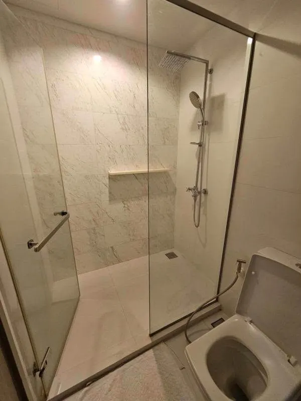 Photo 8 of listing DA-3372542: 1-bedroom condo (42 sq.m.) at HQ Thonglor