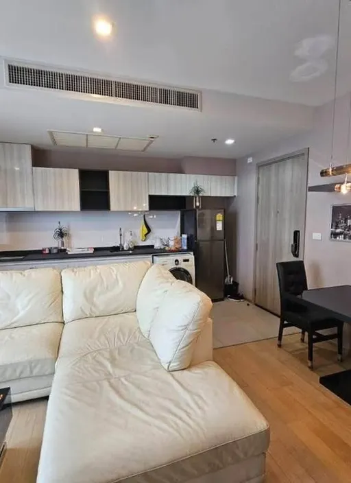 Photo 1 of listing DA-3372542: 1-bedroom condo (42 sq.m.) at HQ Thonglor
