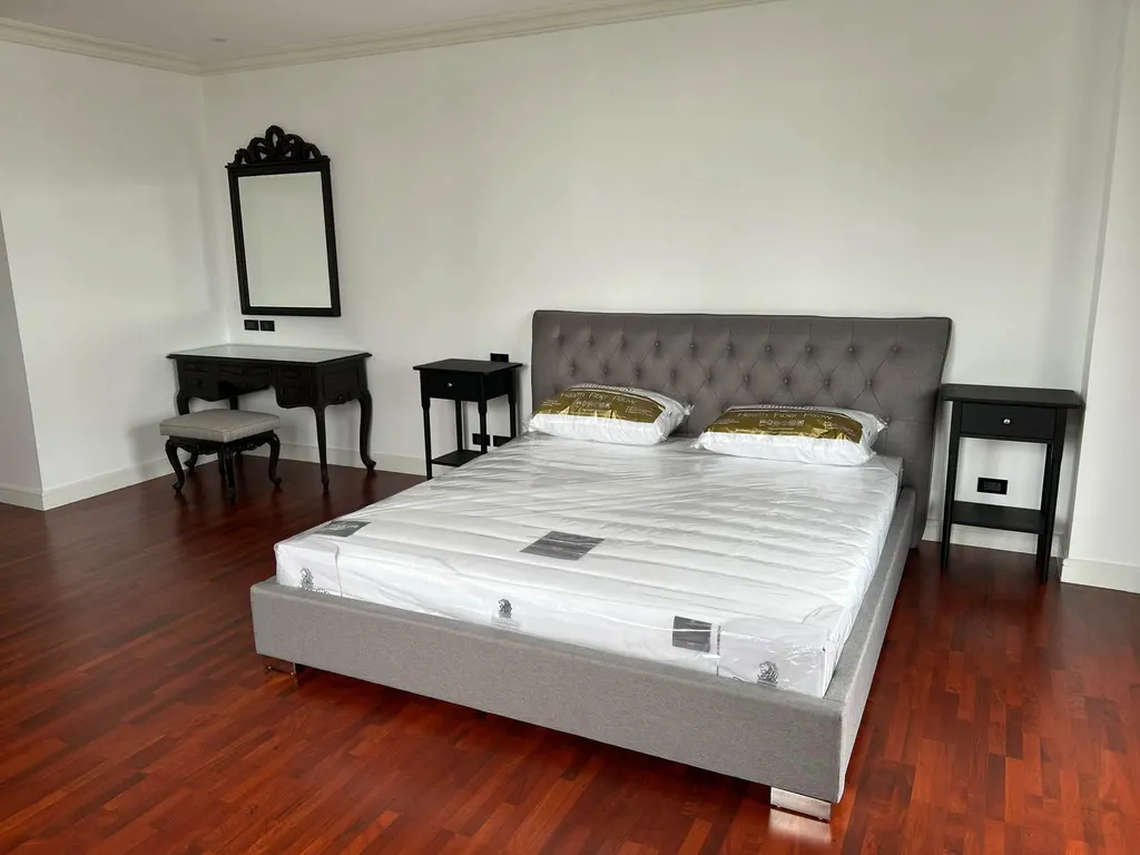 Photo 11 de l'annonce DA-3372844 : condo 3 chambres (325 m²) à Ruamsuk Condominium