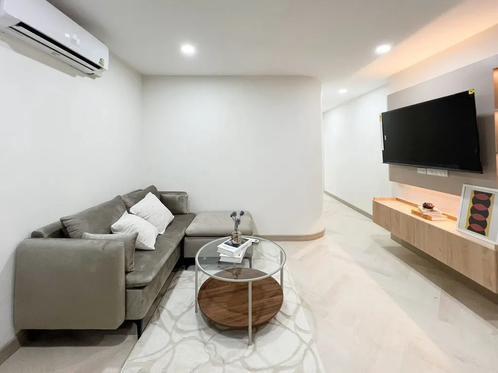 매물 DA-3373001의 사진 2: The Trio Garden Condominium의 2베드룸 콘도(55 sq.m.)