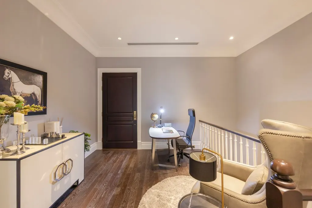 Photo 13 of listing DA-3373336: 3-bedroom condo (245 sq.m.) at 98 Wireless