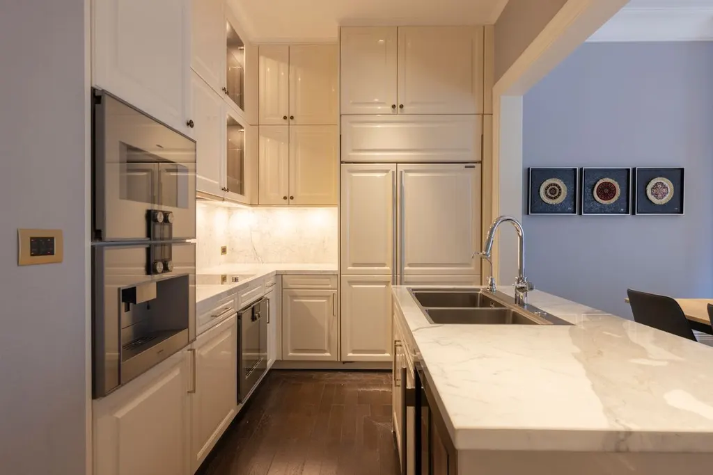 Photo 7 of listing DA-3373336: 3-bedroom condo (245 sq.m.) at 98 Wireless