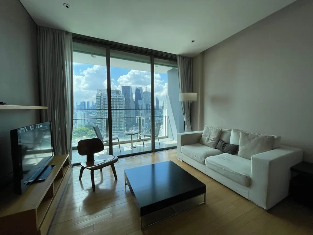 Photo 1 of listing DA-3373473: 1-bedroom condo (56 sq.m.) at Aequa Sukhumvit 49 Condominium